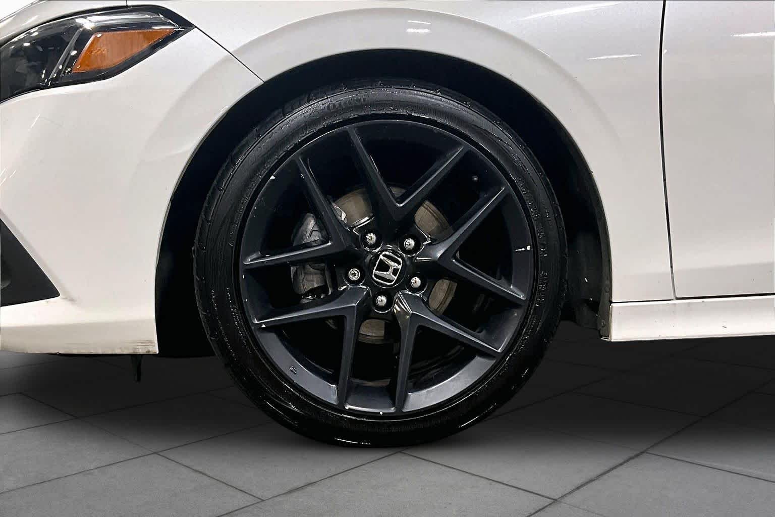 Used 2022 Platinum White Pearl Honda Sport image 11