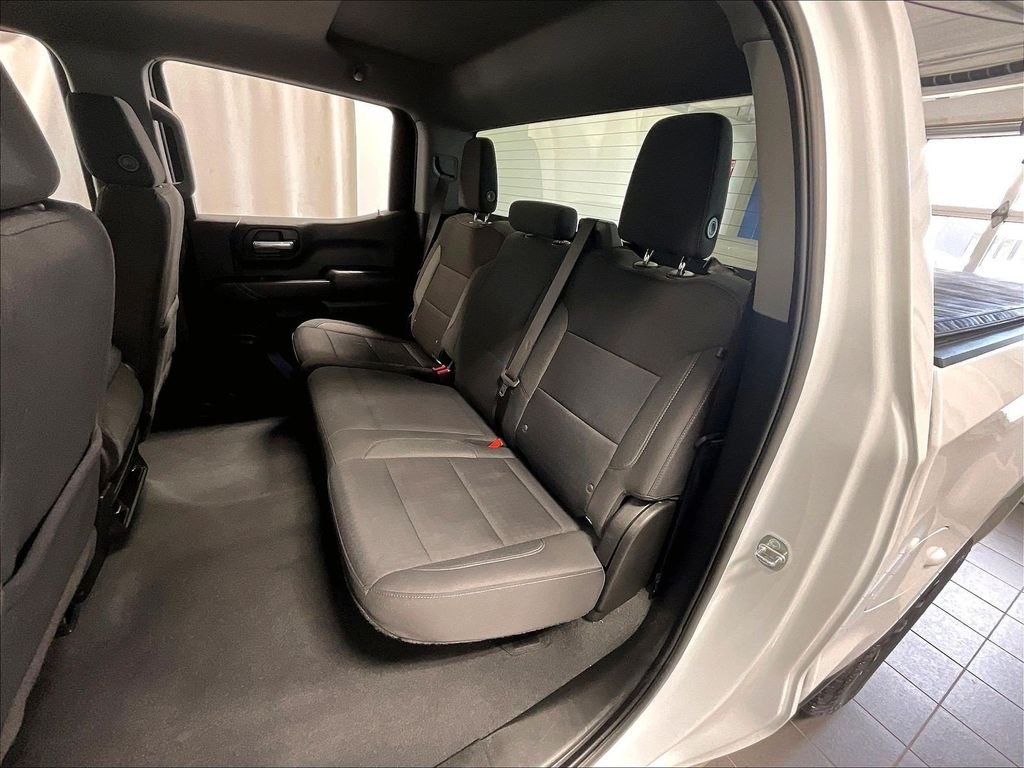 Used 2023 White Chevrolet Custom image 15