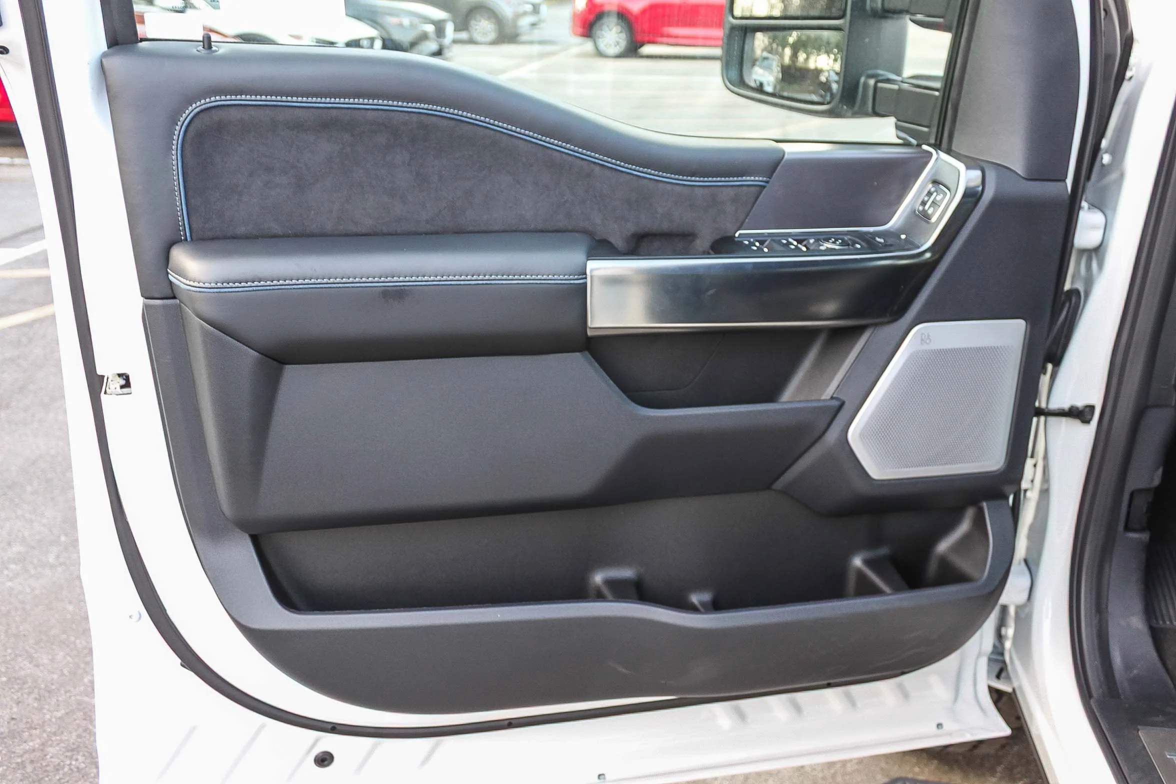 New 2026 Star White Metallic Tri-Coat Ford F-350® Platinum® image 23