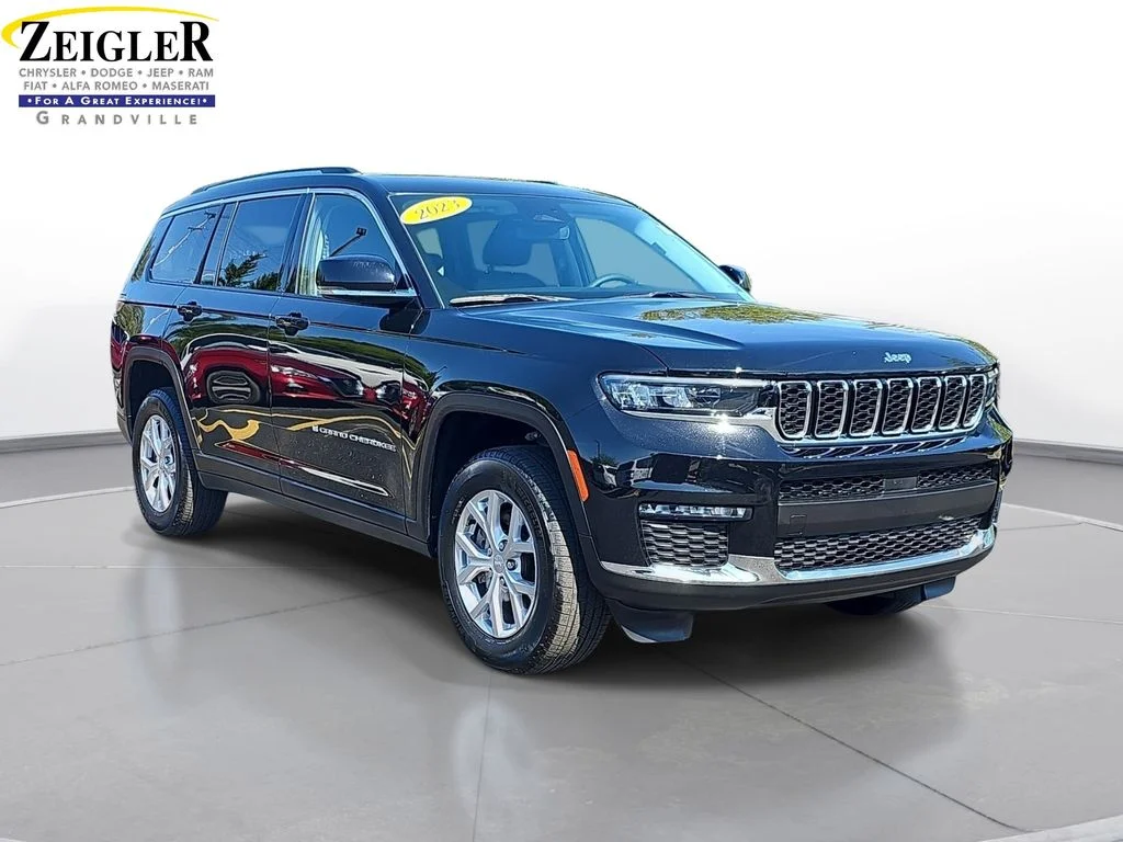 Used 2023 Black Jeep Limited image 3
