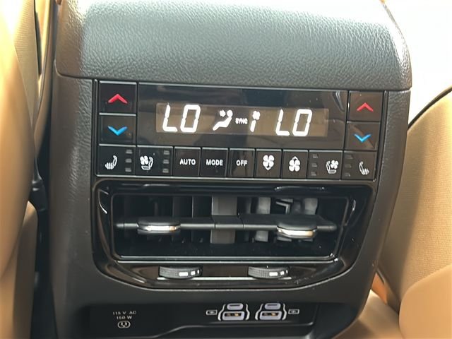Used 2023 Black Jeep Summit Reserve image 14