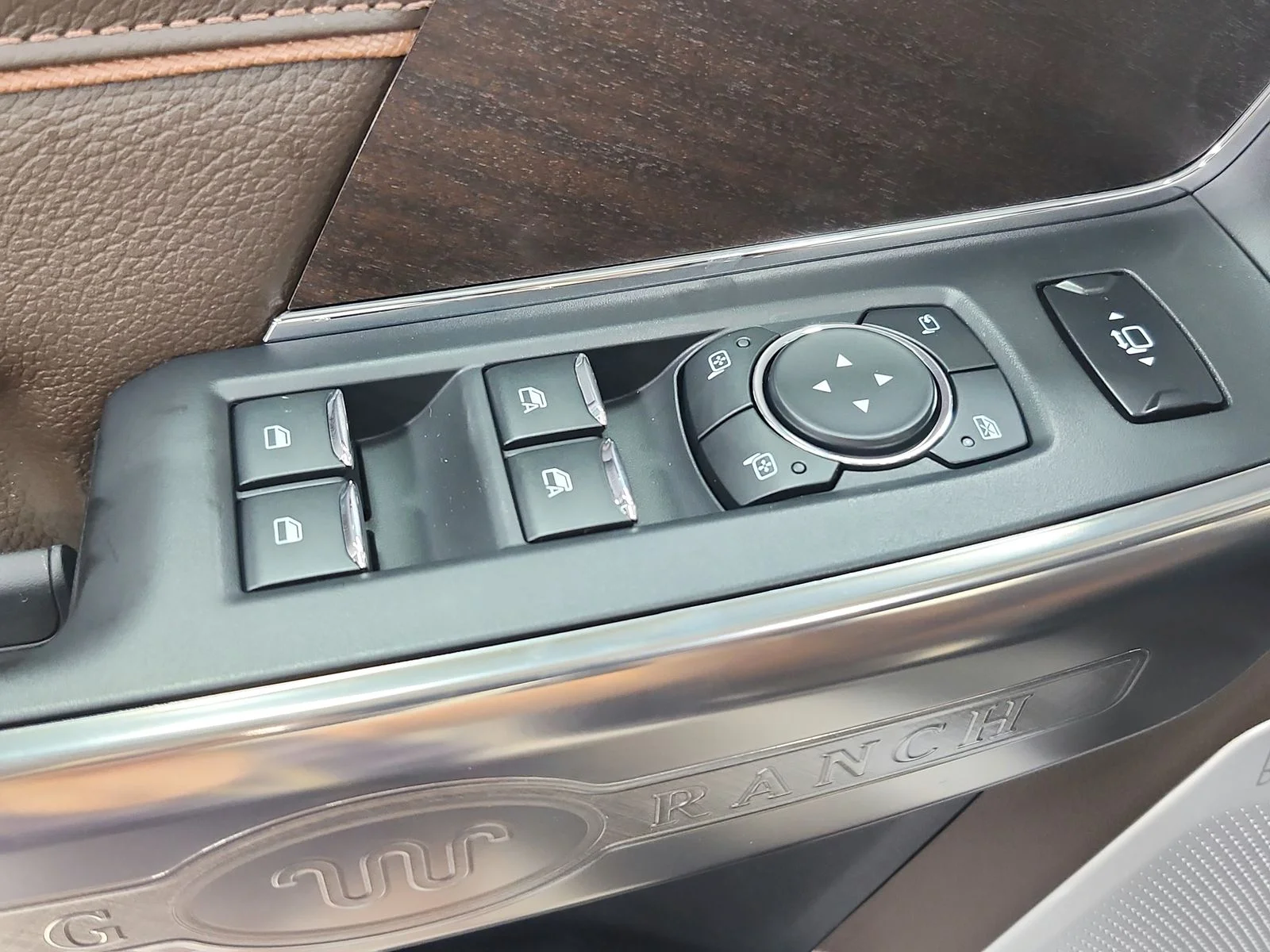 New 2026 Star White Metallic Tri-Coat Ford F-250® King Ranch® image 41