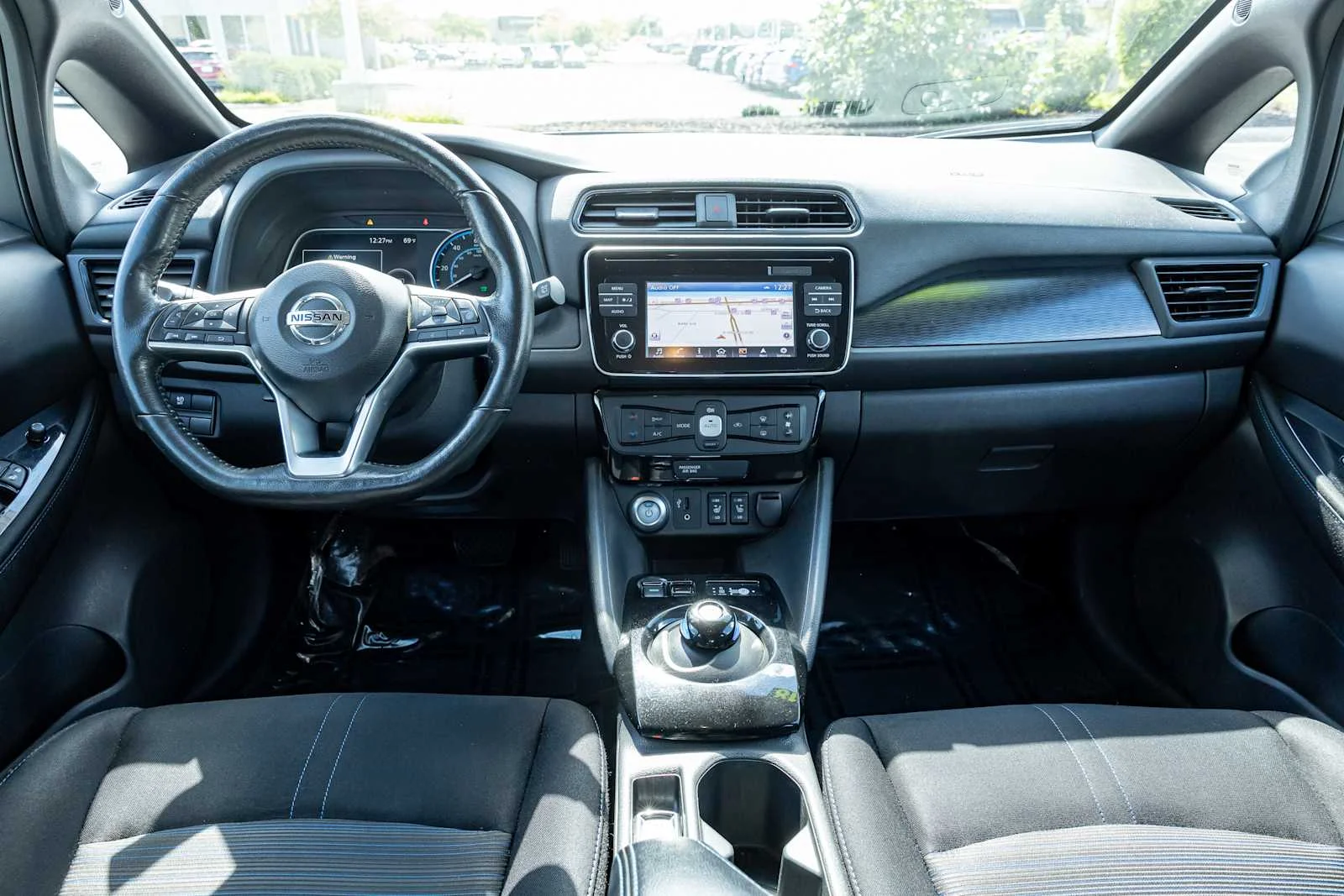 Used 2018 Silver Nissan SV image 9
