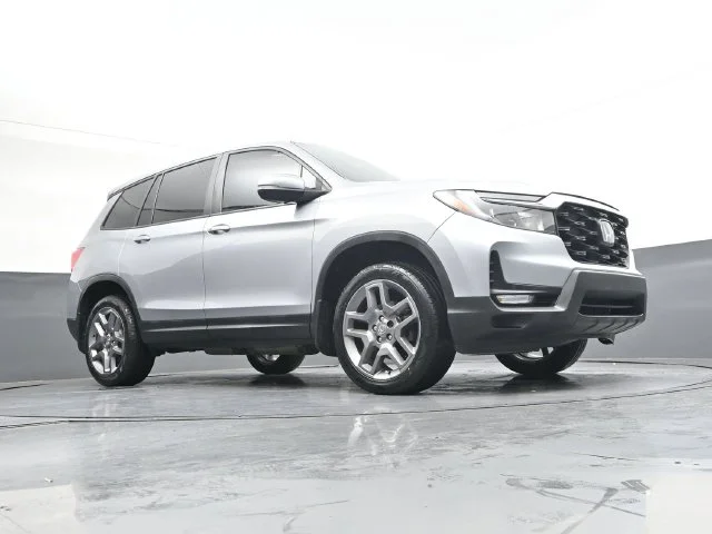 Used 2023 Lunar Silver Metallic Honda EX-L image 29