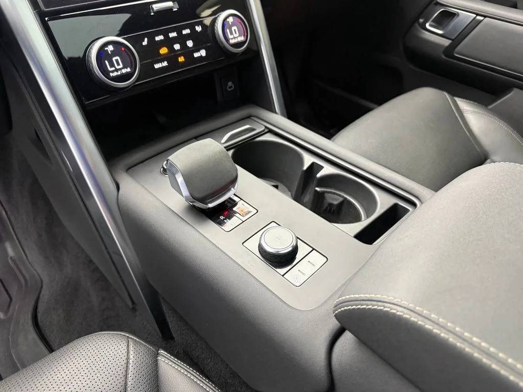 Used 2023  Land Rover S R-Dynamic image 27