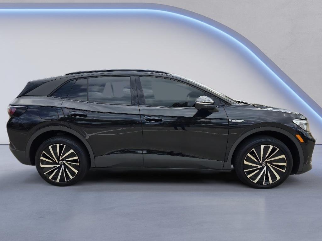 Used 2024 Deep Black Pearl Volkswagen Pro image 6