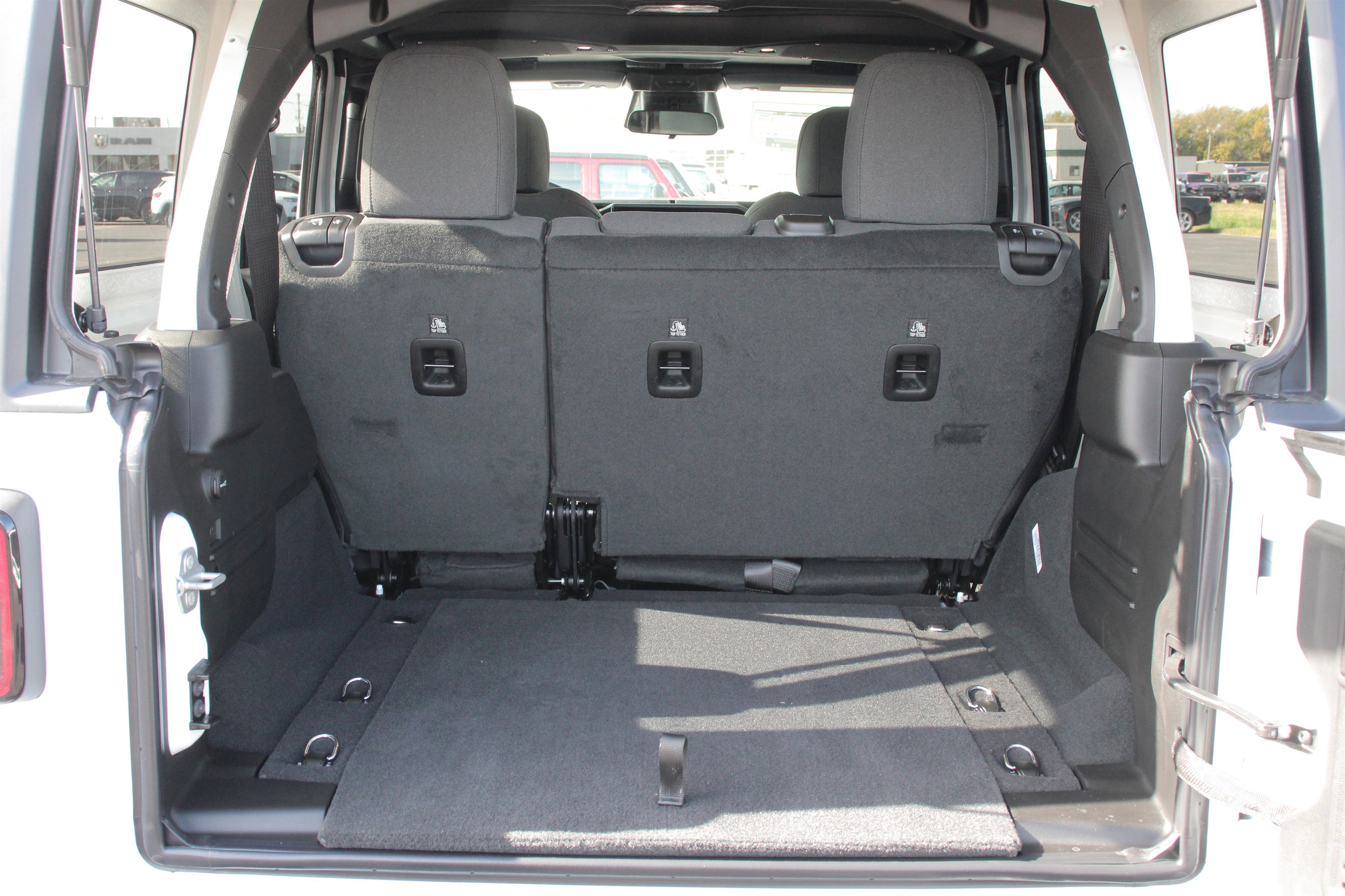New 2026 Bright White Clear-Coat Exterior Paint Jeep Sport S image 22