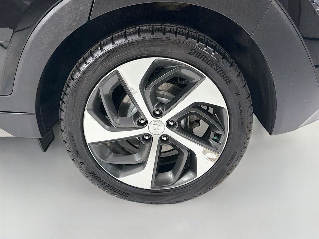 Used 2018 Black Noir Pearl Hyundai Value AWD image 31