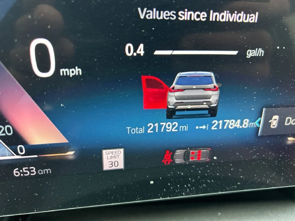 Used 2023 Silver BMW xDrive28i image 16