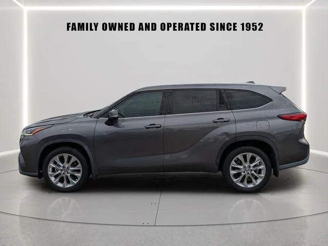 Used 2021 Gray Toyota Limited image 2