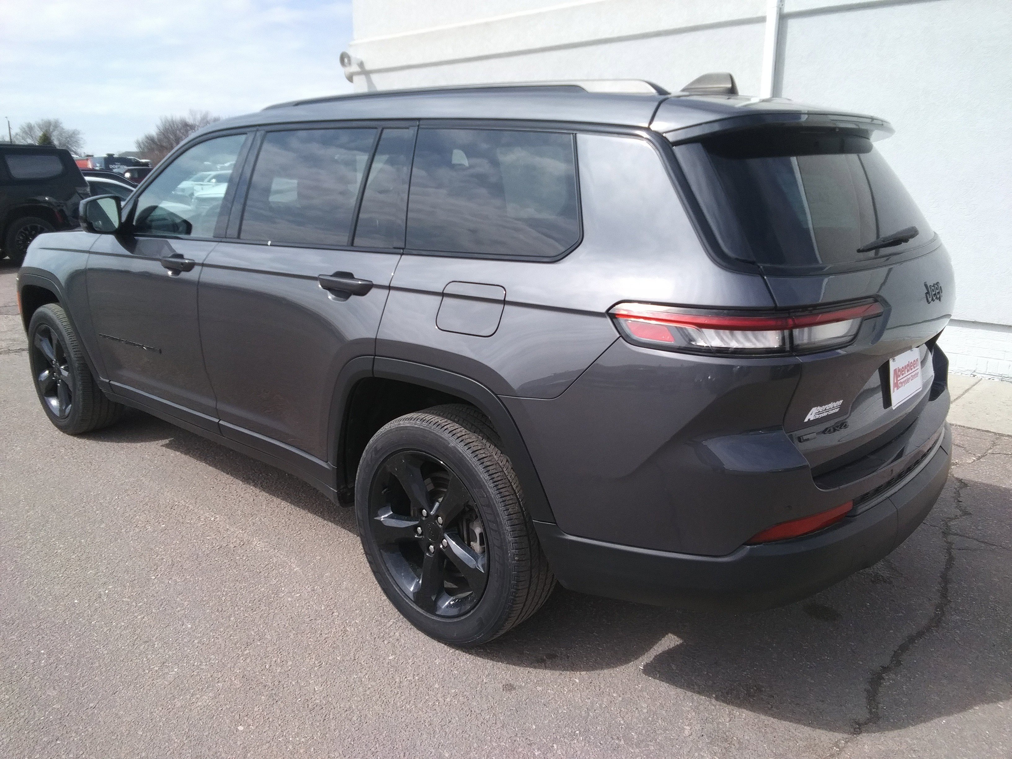 Used 2023 Gray Jeep Altitude image 7
