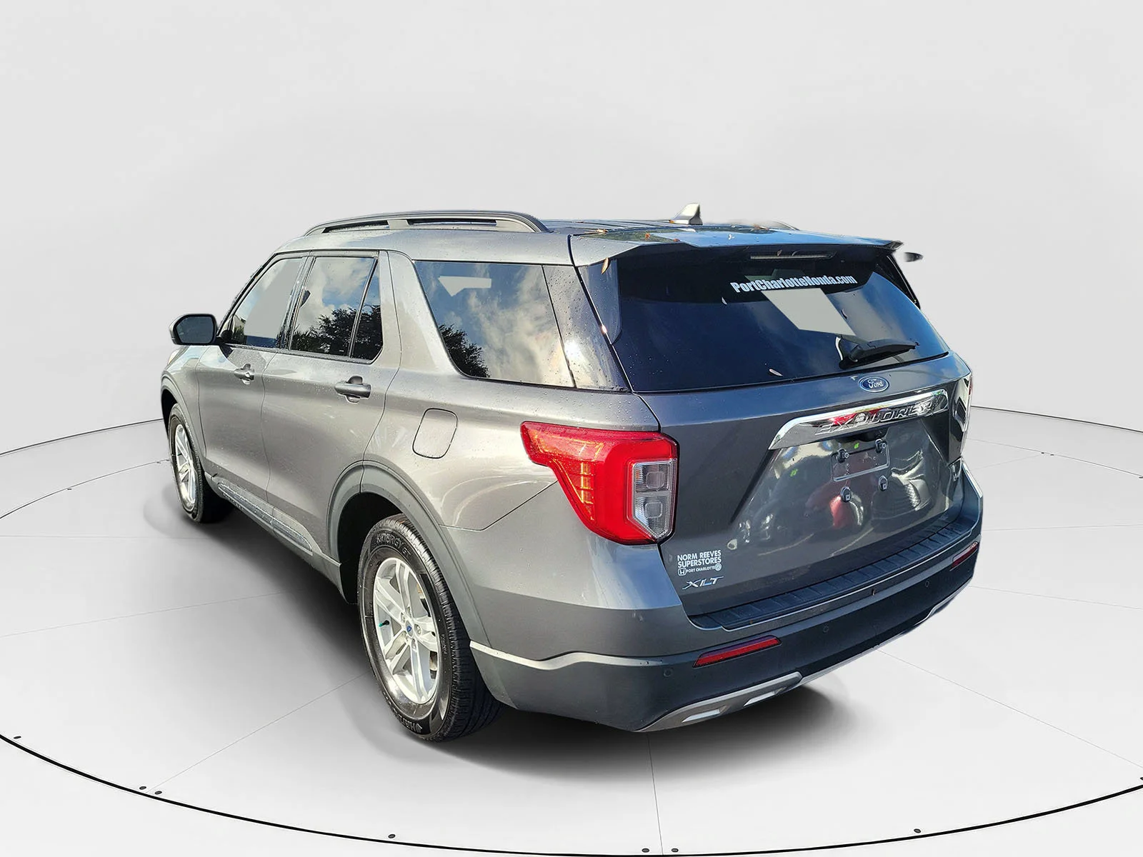 Used 2024 Gray Metallic Ford XLT image 33