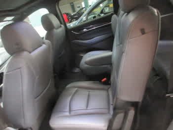 Used 2023 Summit White Buick Essence image 5