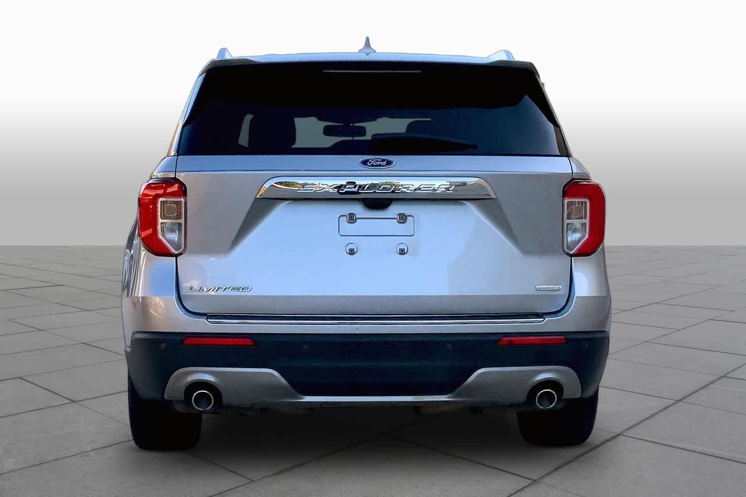 Used 2020 Iconic Silver Ford Limited image 5