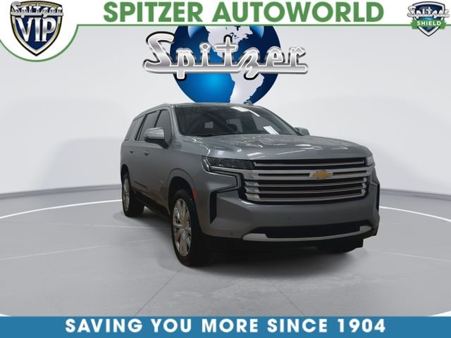 Used 2024 Gray Chevrolet High Country image 3