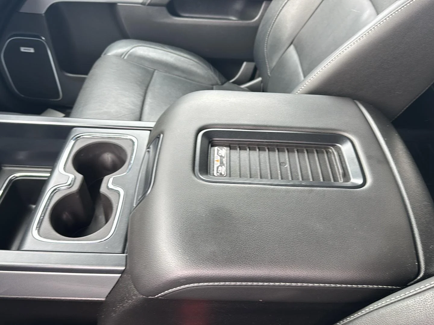 Used 2018 Iridescent Pearl Tricoat Chevrolet LTZ image 6