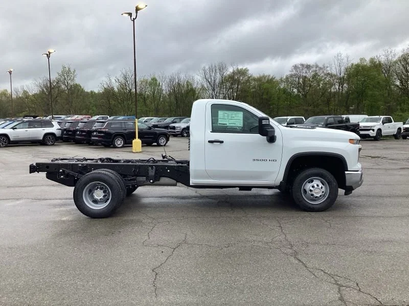 New 2026 Summit White Chevrolet Work Truck image 6