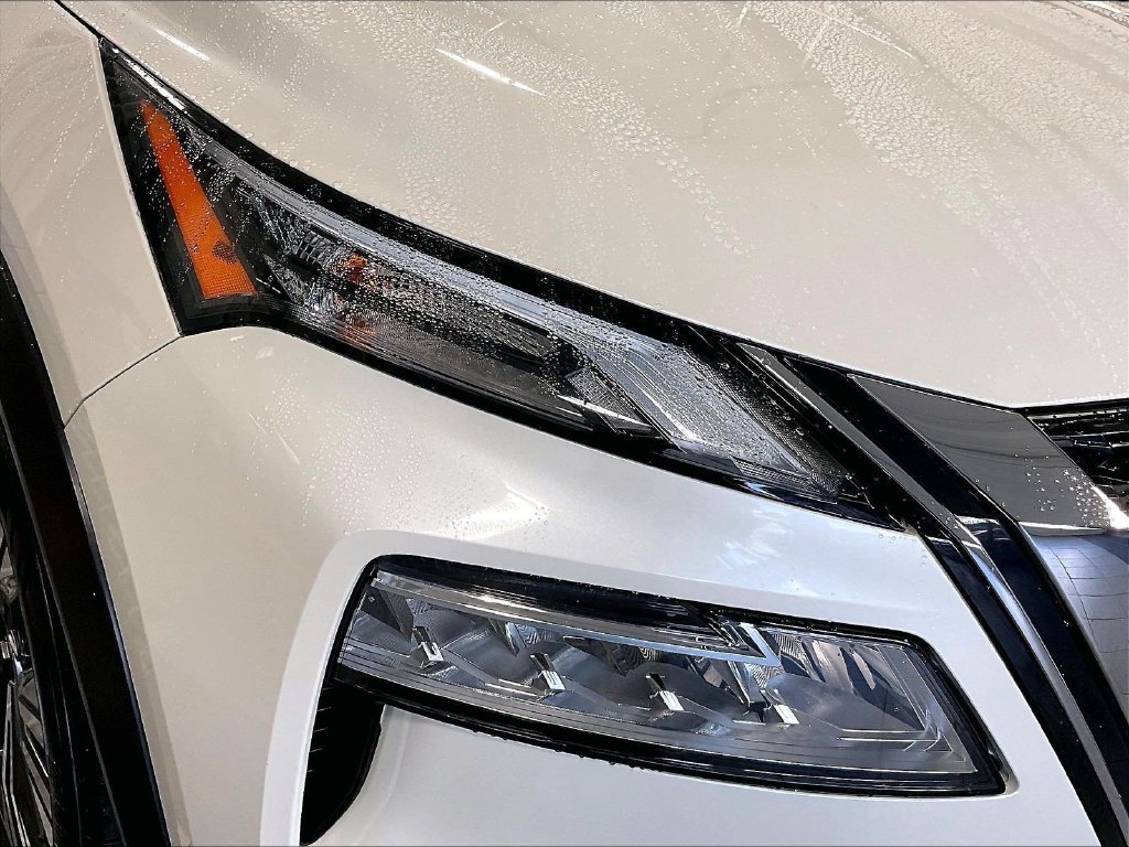 Used 2023 White Nissan SV image 32