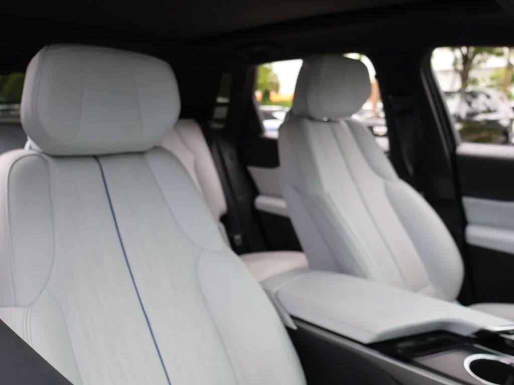 Used 2025 Black Cadillac Luxury image 38