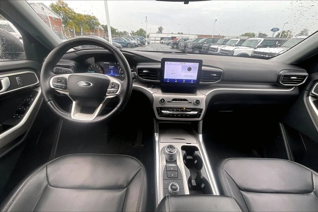 Used 2024 Blue Metallic Ford XLT image 14
