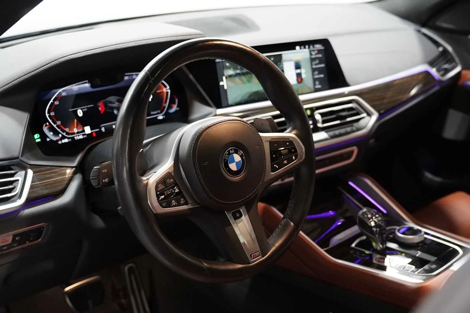 Certified Used 2023 Carbon Black Metallic BMW xDrive40i image 9