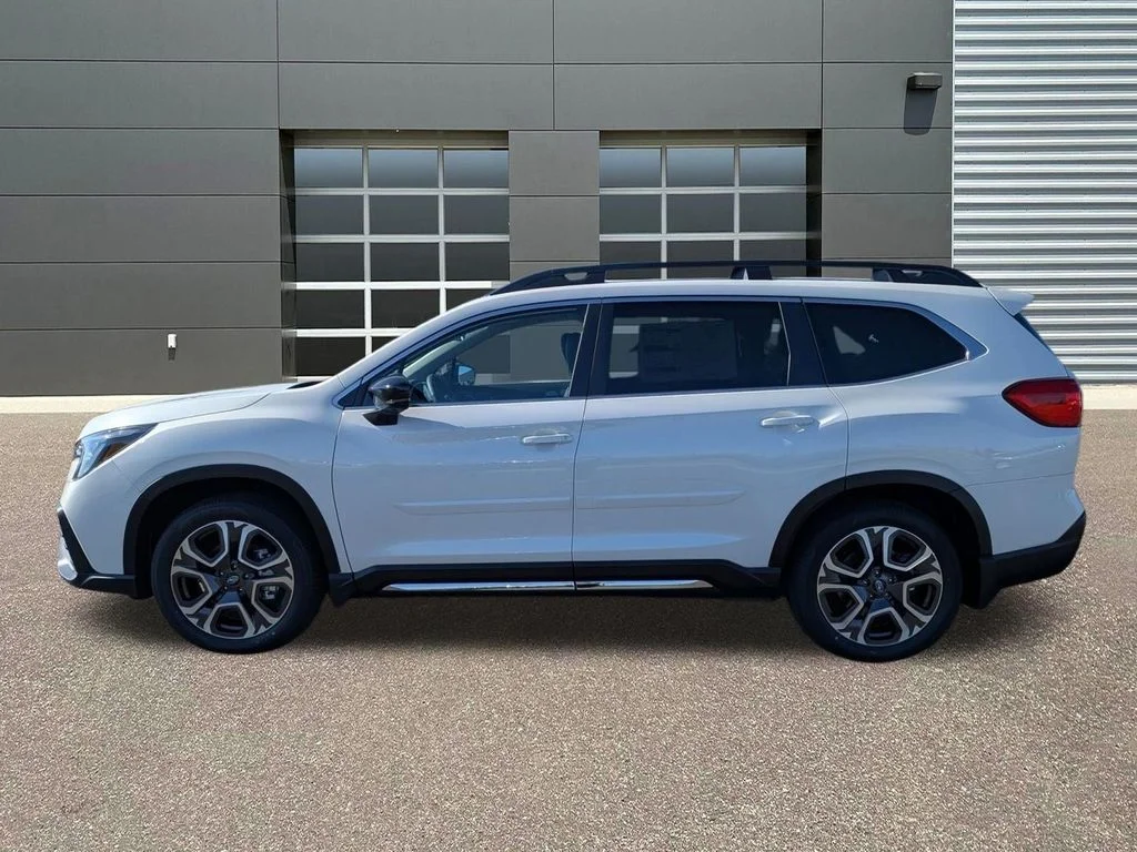 New 2026 CRYSTAL WHITE PEARL Subaru Limited 7-Passenger image 9