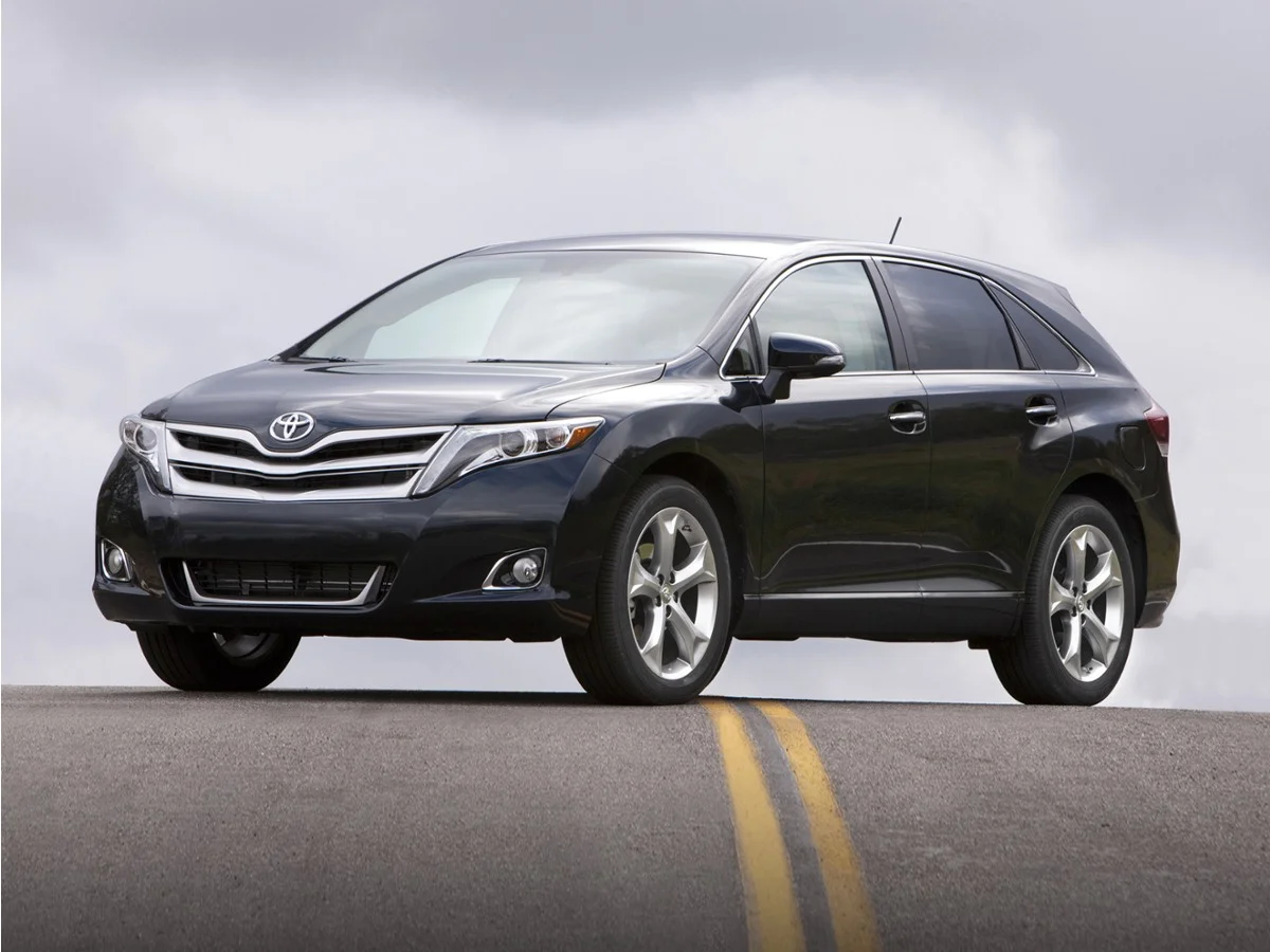 Used 2014 Gray Toyota XLE image 1