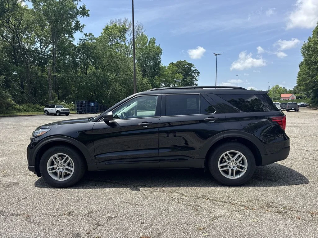 New 2026 Black Ford Active image 4