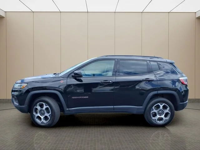 Used 2022 Black Jeep Trailhawk image 11