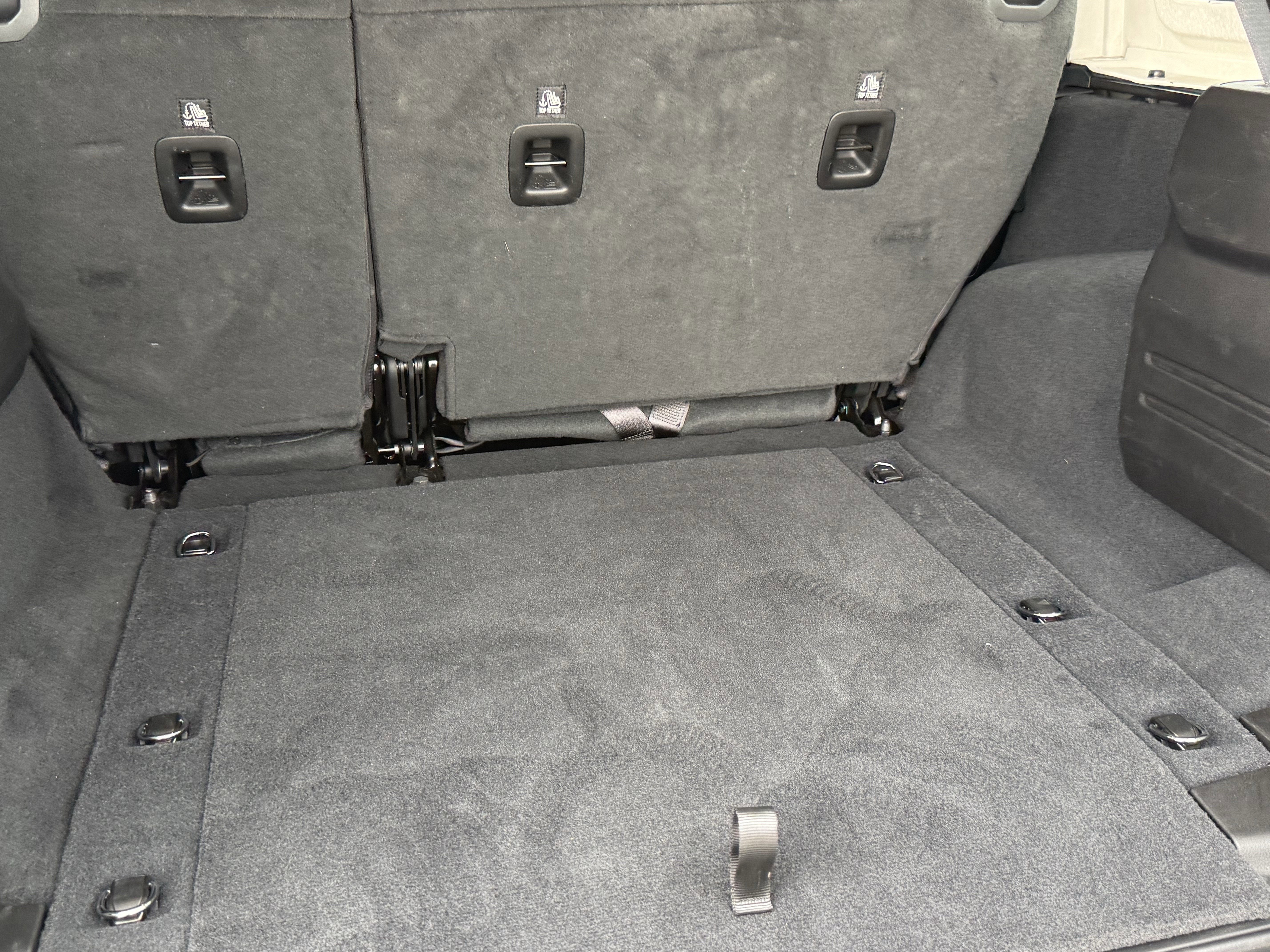 Used 2025 Granite Crystal Metallic Clearcoat Jeep  image 30