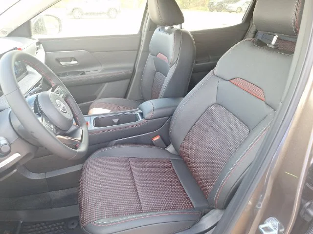 New 2027 Canyon Bronze Metallic Nissan SR image 9