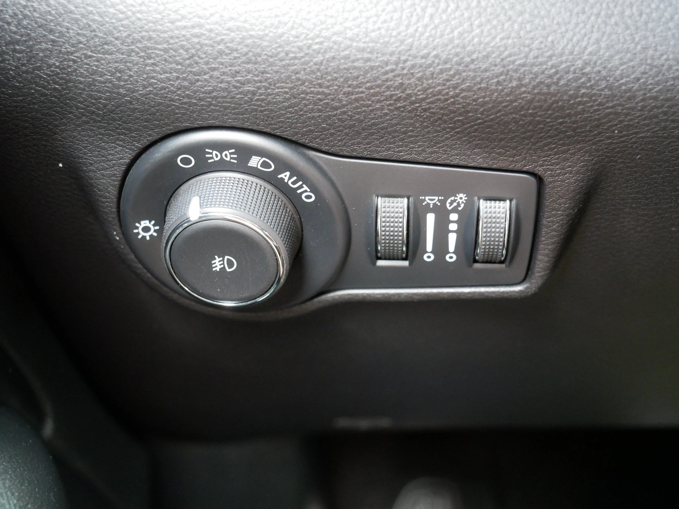 Used 2025 Bright White Clearcoat Jeep Limited image 26