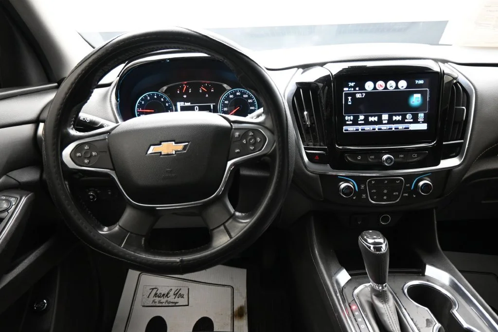 Used 2019 Silver Chevrolet 3LT image 14