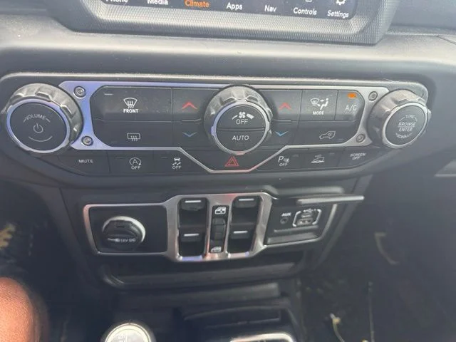 Used 2023 Black Jeep High Altitude image 8