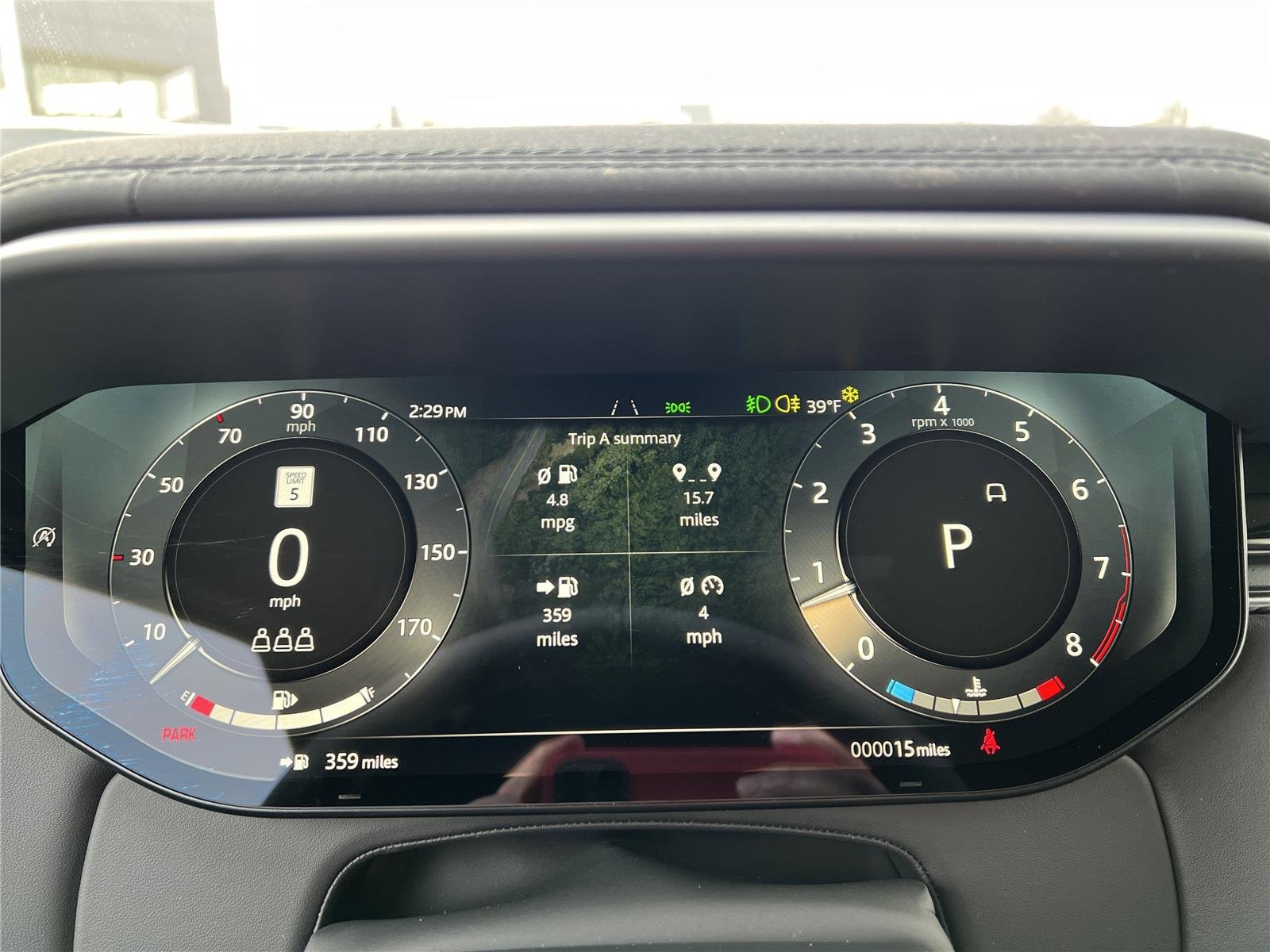 New 2026 Fuji White Land Rover Dynamic SE image 9
