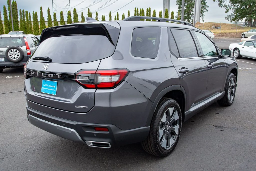New 2026 Modern Steel Metallic Honda Touring image 6
