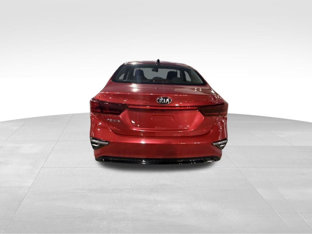 Used 2021 Red Kia LXS image 4
