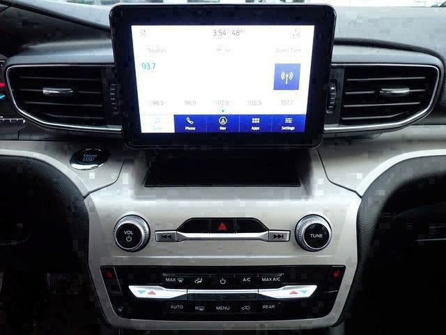 Used 2023 Red Ford XLT image 16