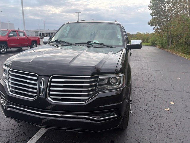 Used 2017 Black Lincoln Select image 5