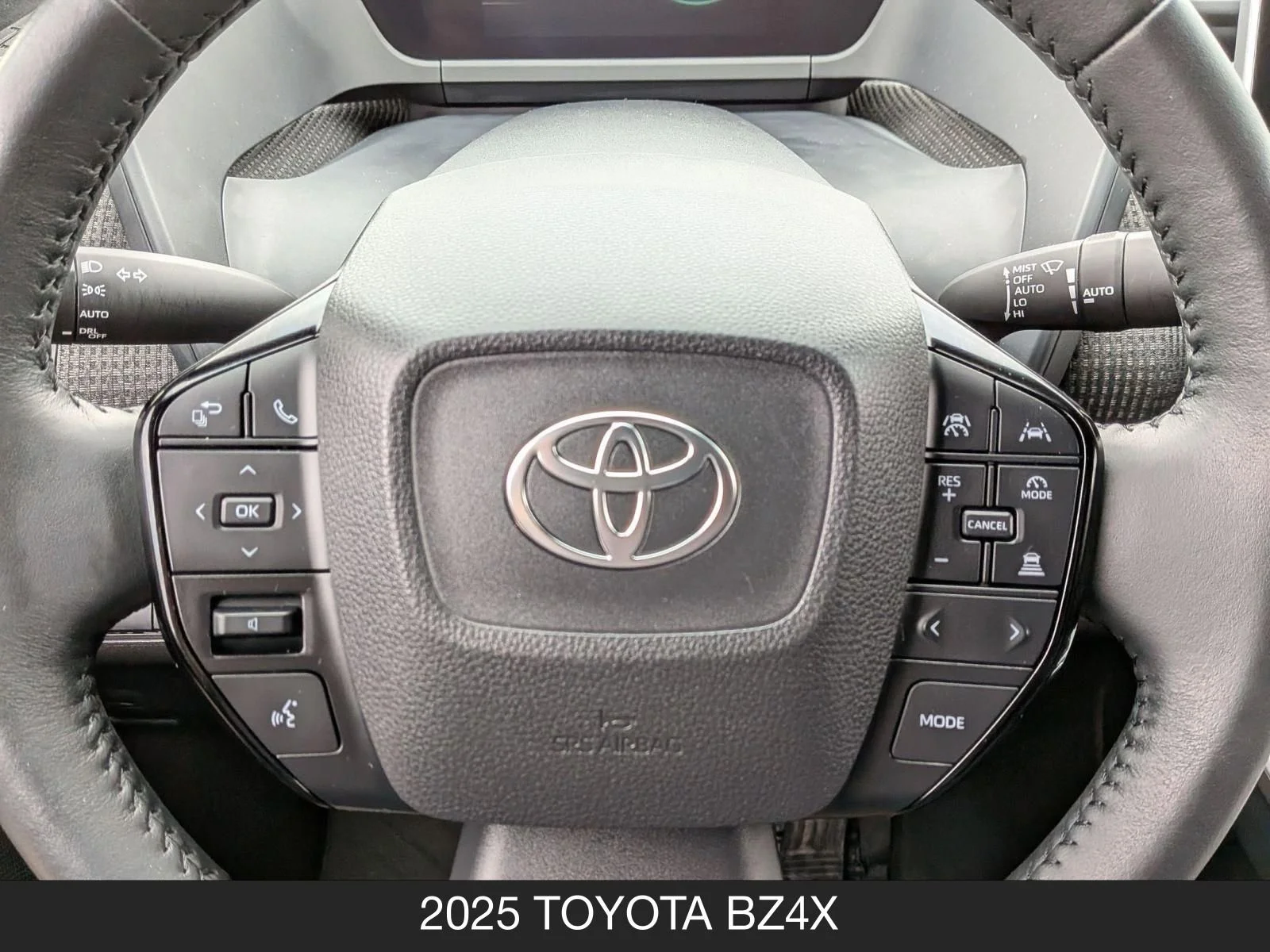 Used 2025 Heavy Metal Toyota XLE image 12