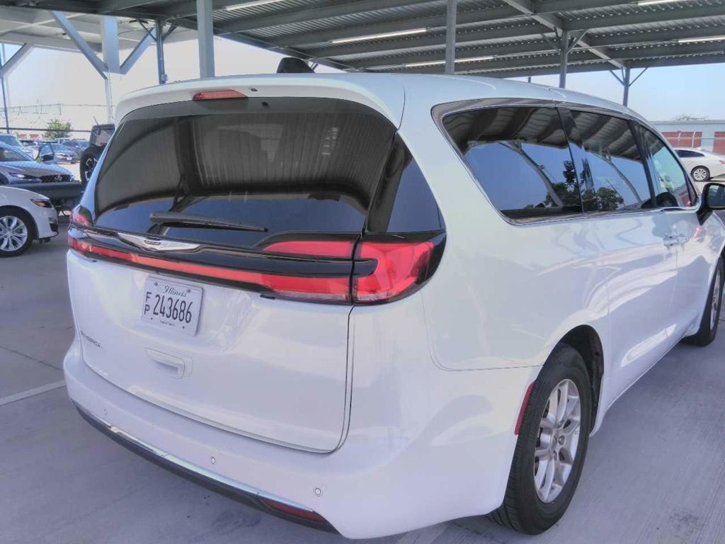 Used 2024 White Chrysler Touring L image 6