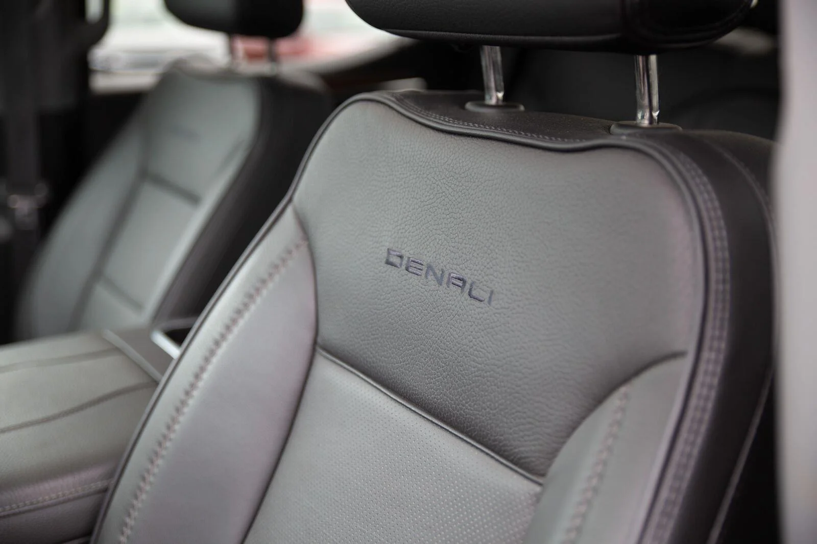 Used 2024 Onyx Black GMC Denali image 24