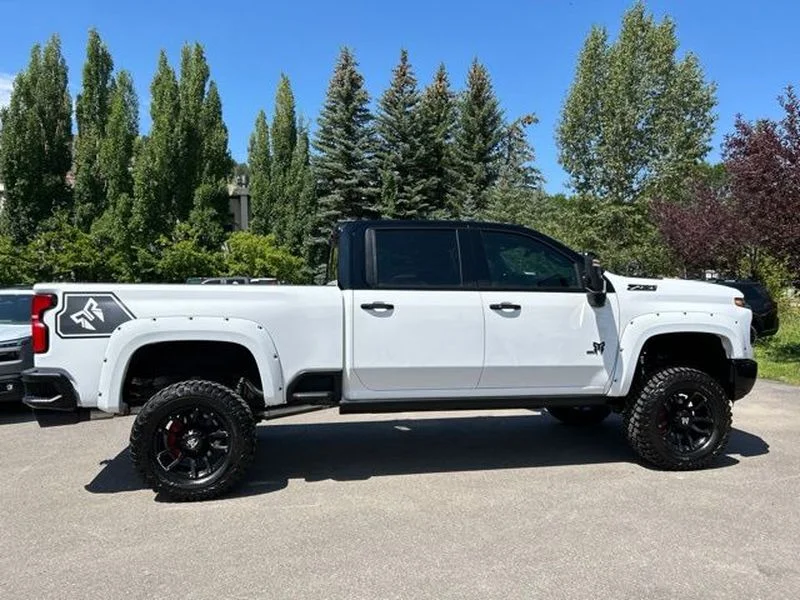 2026 Chevrolet Silverado 2500HD LTZ - Photo 7