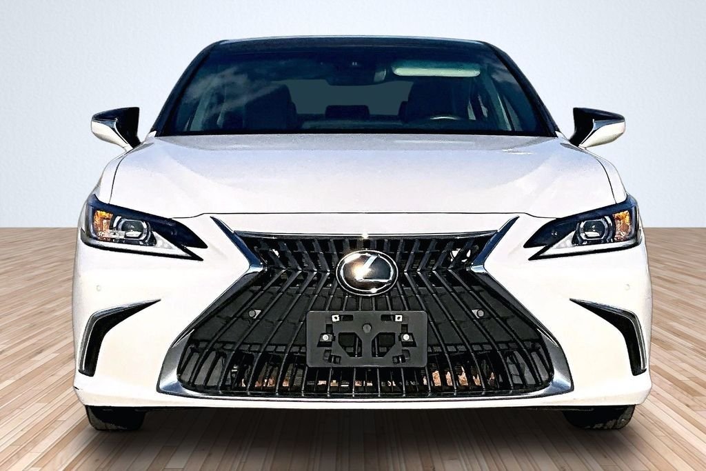 Used 2024 White Lexus 350 Luxury image 3