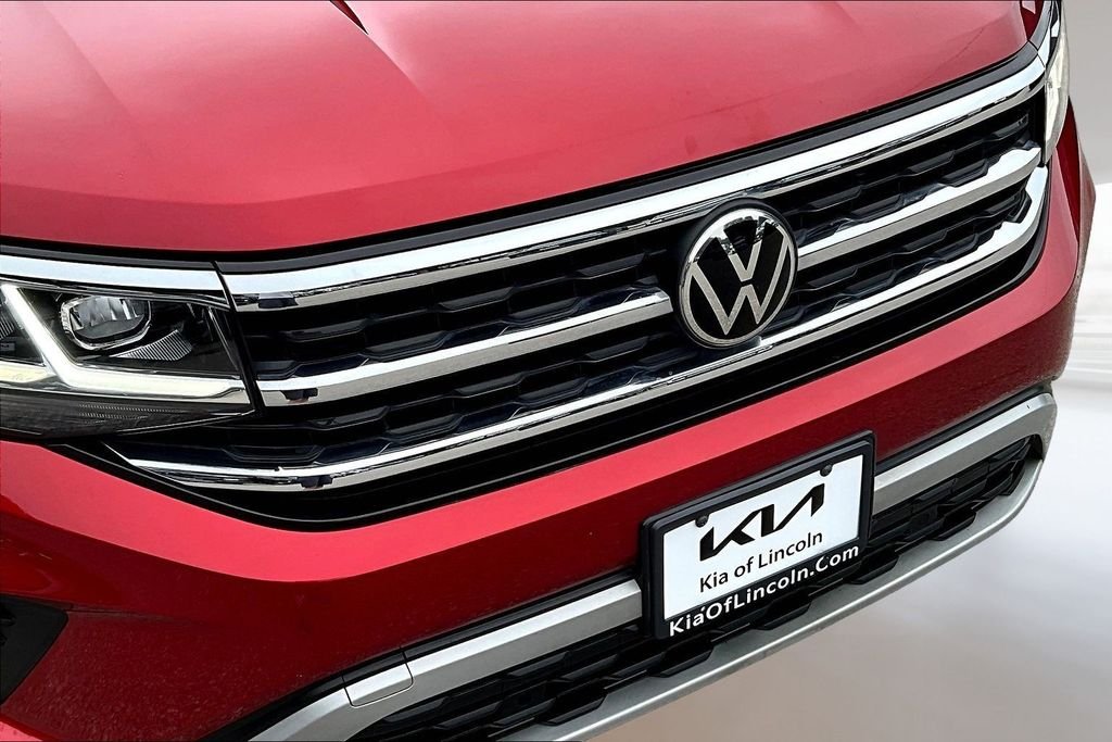 Used 2021 Red Metallic Volkswagen SEL image 33