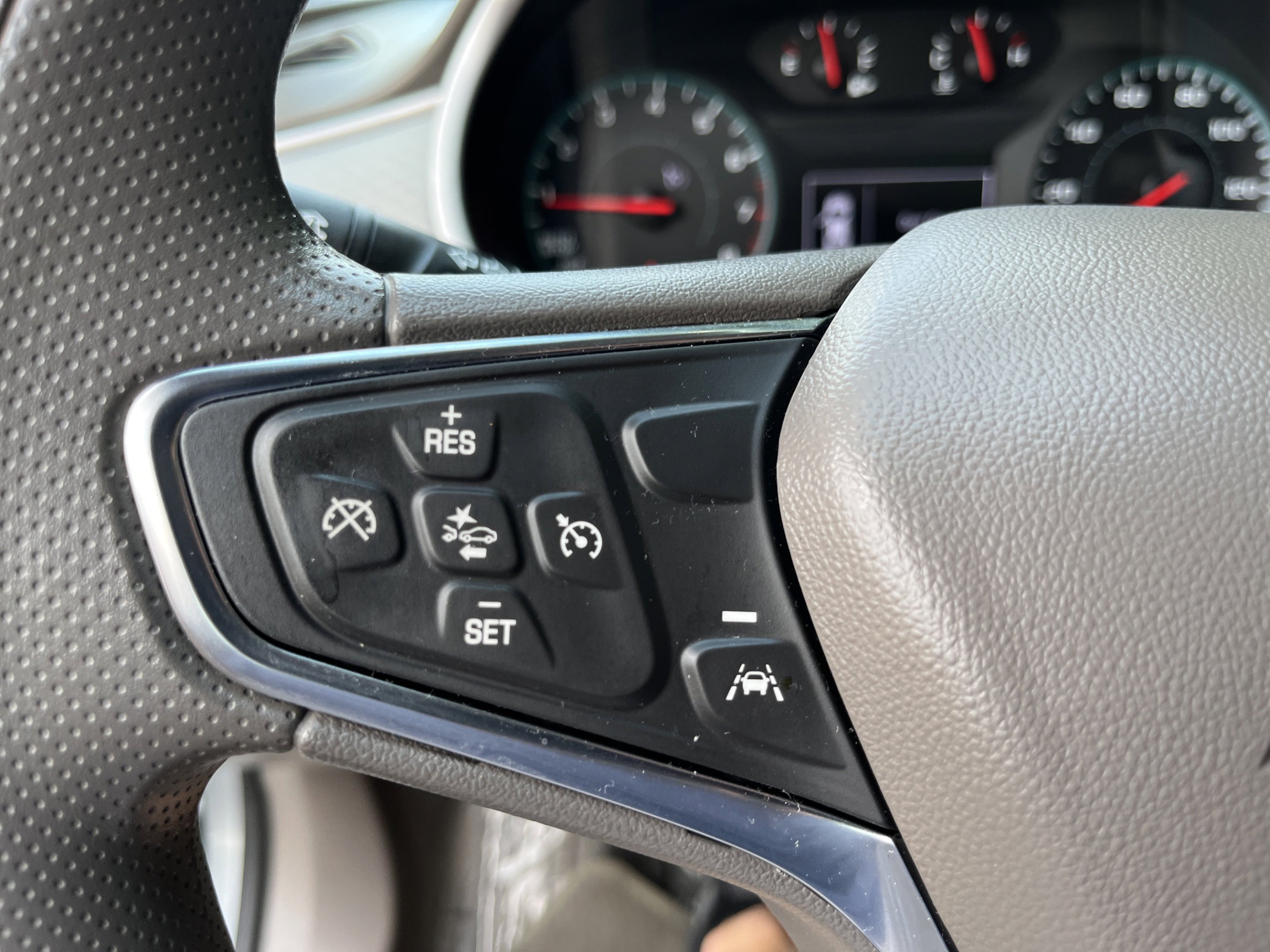Used 2025 Sterling Gray Metallic Chevrolet  image 23