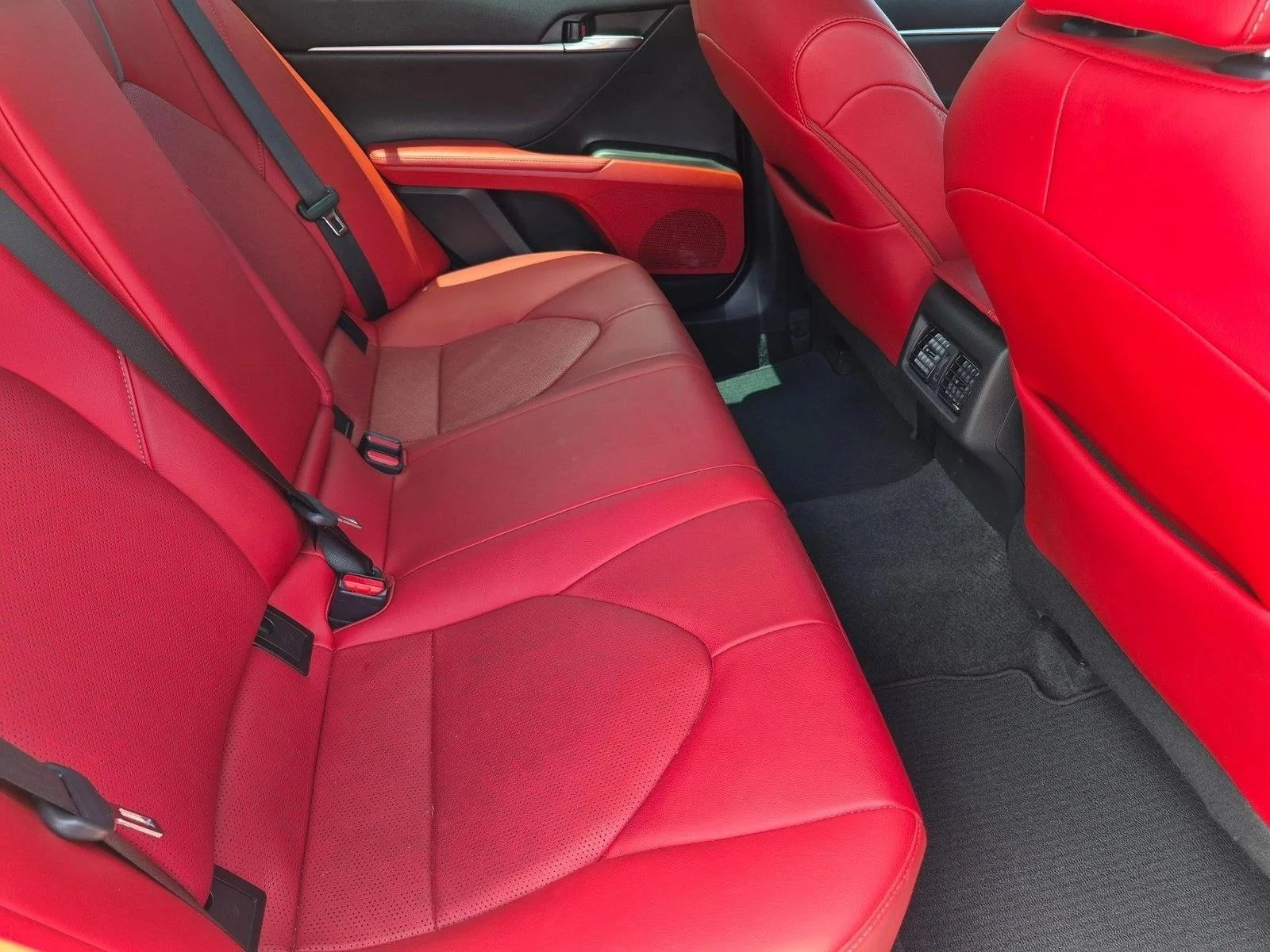 Used 2023 Wind Chill Pearl Toyota XSE image 19