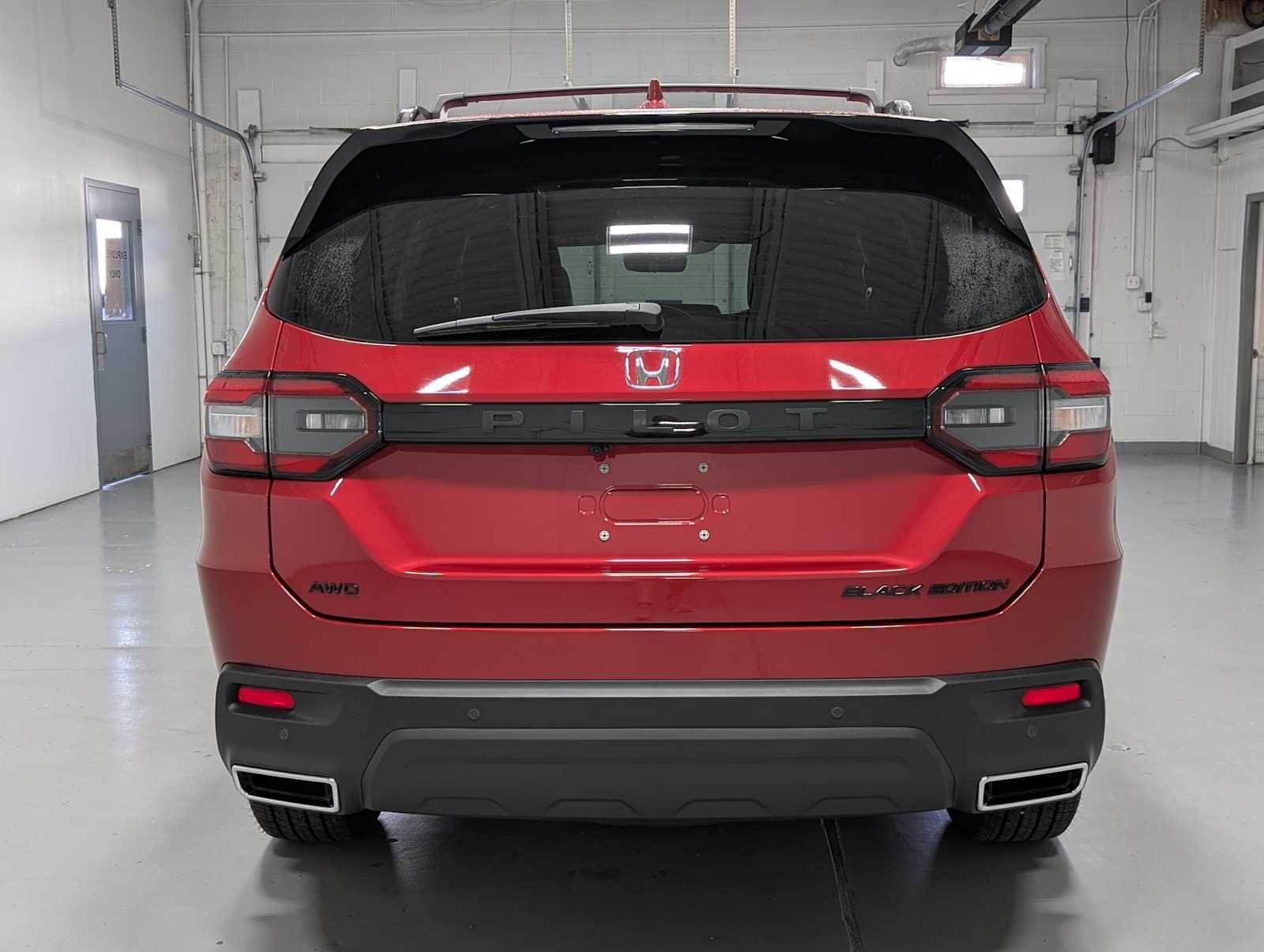 Used 2025 Radiant Red Metallic II Honda Black Edition image 9