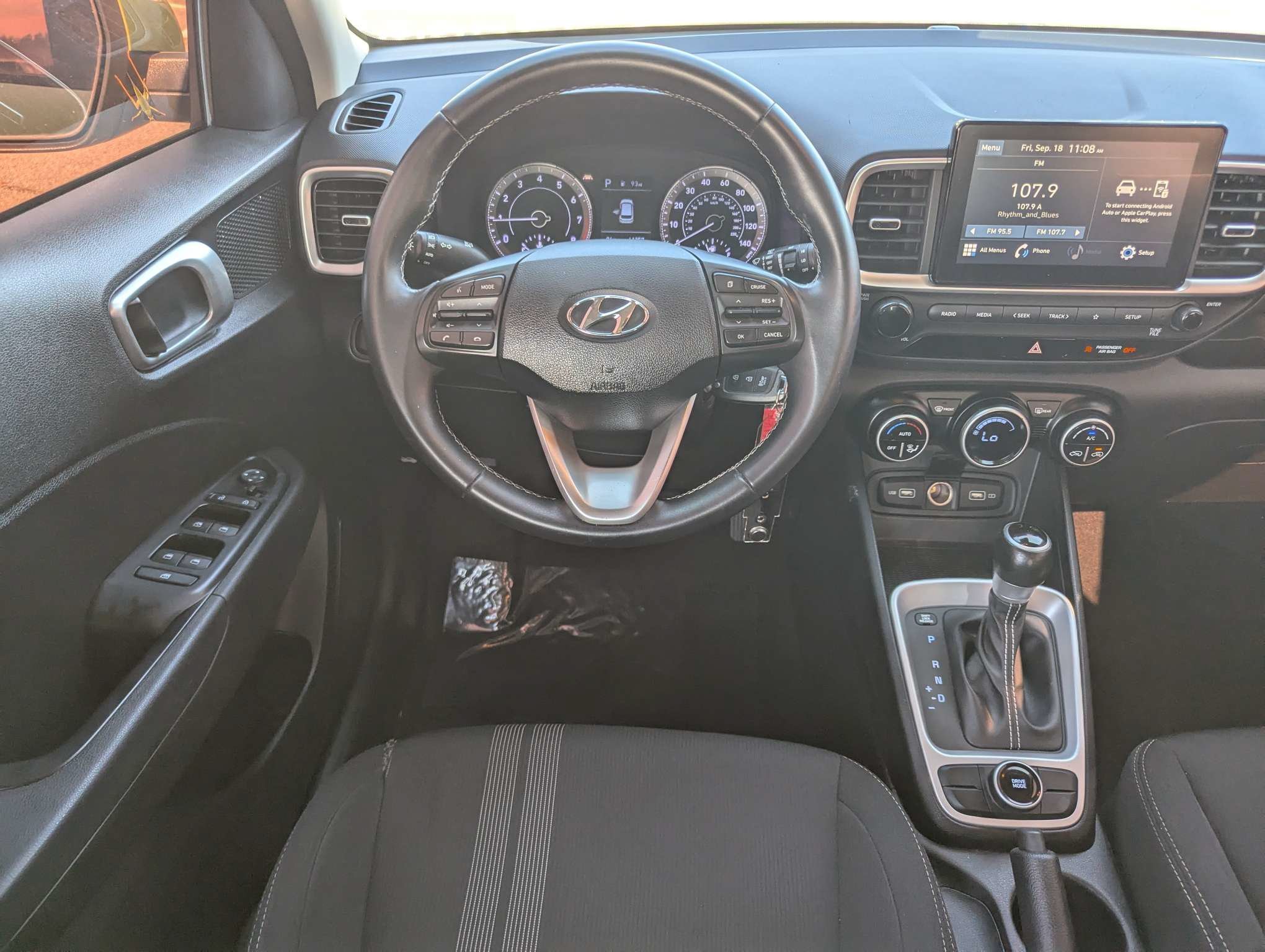 Used 2022 Green Hyundai SEL image 14