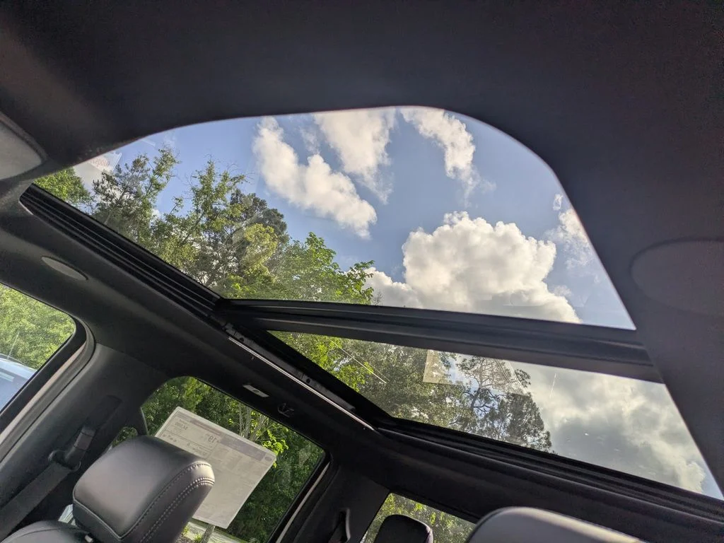 New 2026 Star White Metallic Tri-Coat Ford Platinum image 22